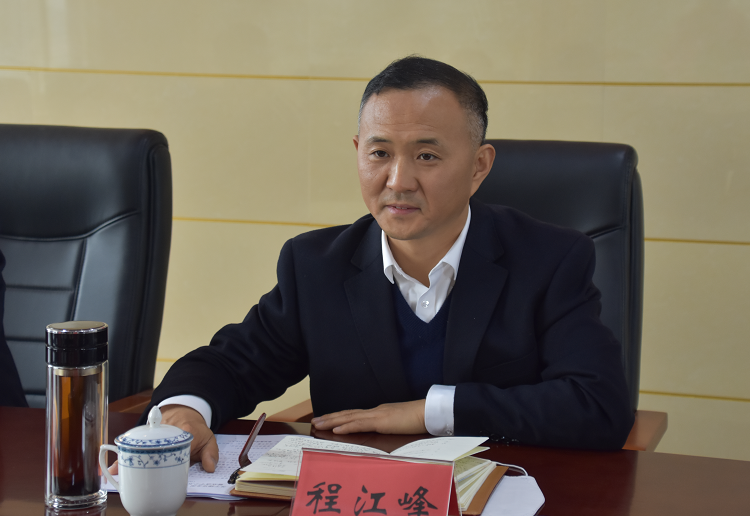 我县召开提交全国人大会代表建议暨欢送宁小五同志赴京参会座谈会