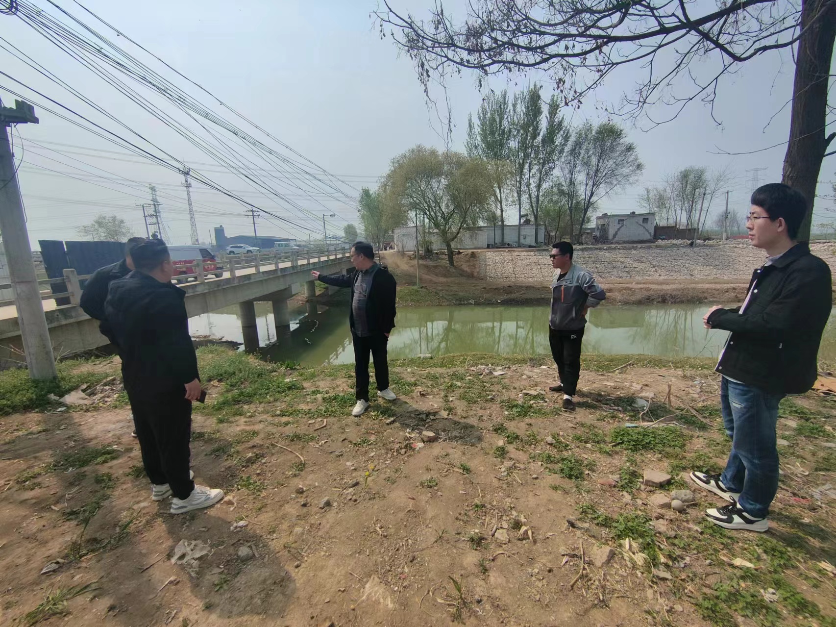 环保局到北鱼乡推进水质监测站建设